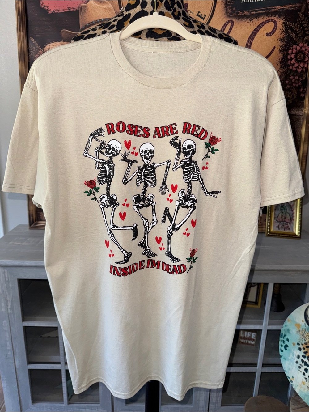 Roses Are Red Graphic Women's Tee - Size Large